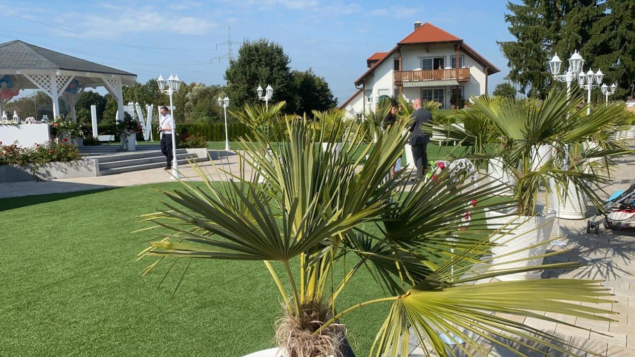 Landhotel Grabinger Швандорф ин Байерн Екстериор снимка